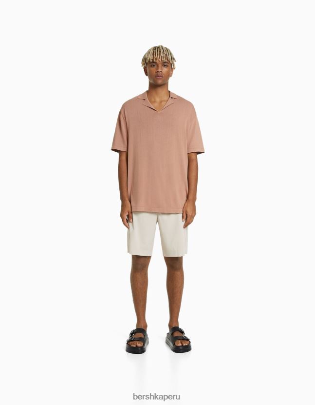 rosa Bershka hombres polo de manga corta con cuello resort 806J6B2820
