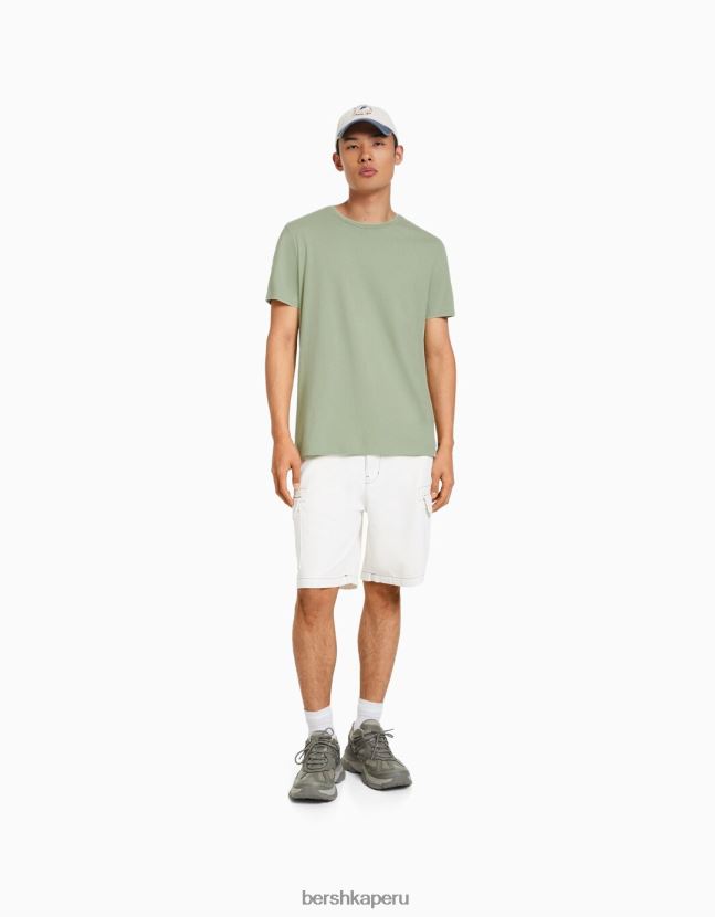 verde Bershka hombres camiseta regular fit de manga corta 806J6B2796