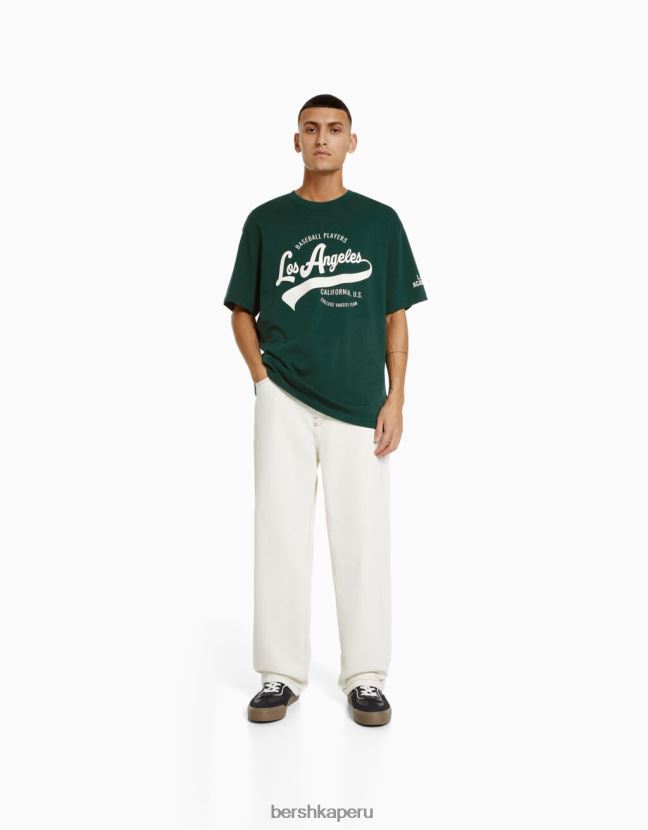 verde Bershka hombres playera de manga corta con estampado boxy fit 806J6B2843