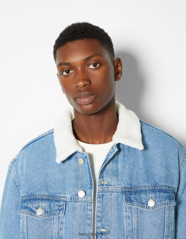 azul claro Bershka hombres chaqueta vaquera con forro polar 806J6B3102