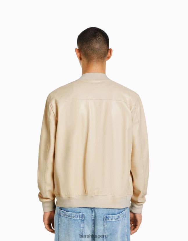 beige Bershka hombres chaqueta bomber de piel sintética 806J6B3065