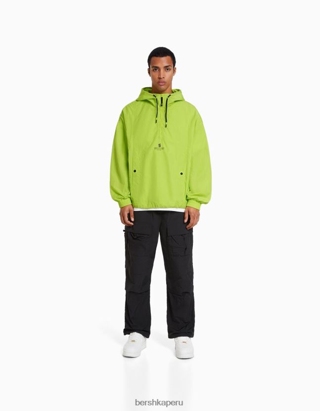 cal Bershka hombres chaqueta fina de nailon con capucha 806J6B3074