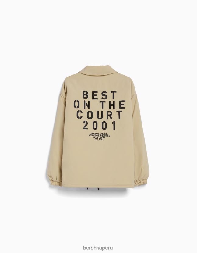 camello Bershka hombres chaqueta con estampado en la espalda 806J6B3049