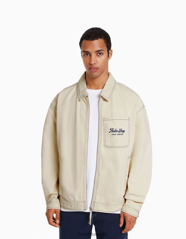 crema Bershka hombres chaqueta de algodón bordada con costuras en contraste 806J6B3076