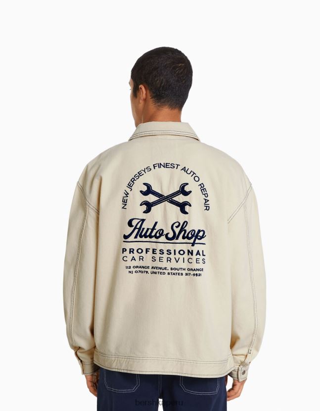 crema Bershka hombres chaqueta de algodón bordada con costuras en contraste 806J6B3076