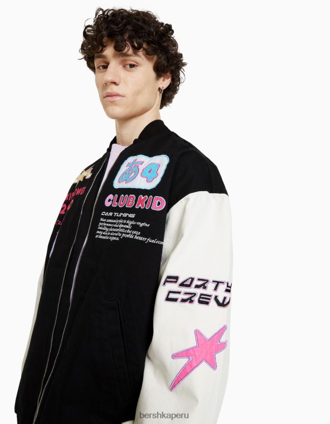 negro Bershka hombres chamarra bomber de mezclilla con parches universitarios 806J6B3047
