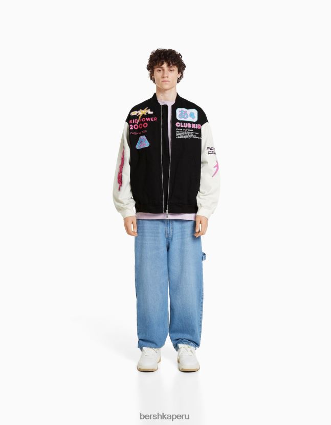 negro Bershka hombres chamarra bomber de mezclilla con parches universitarios 806J6B3047
