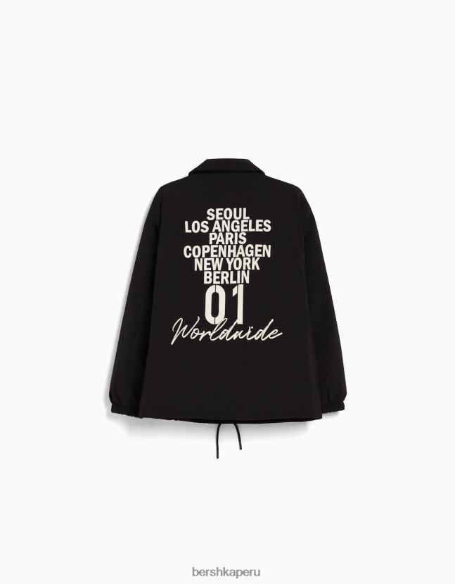 negro Bershka hombres chaqueta con estampado en la espalda 806J6B3048