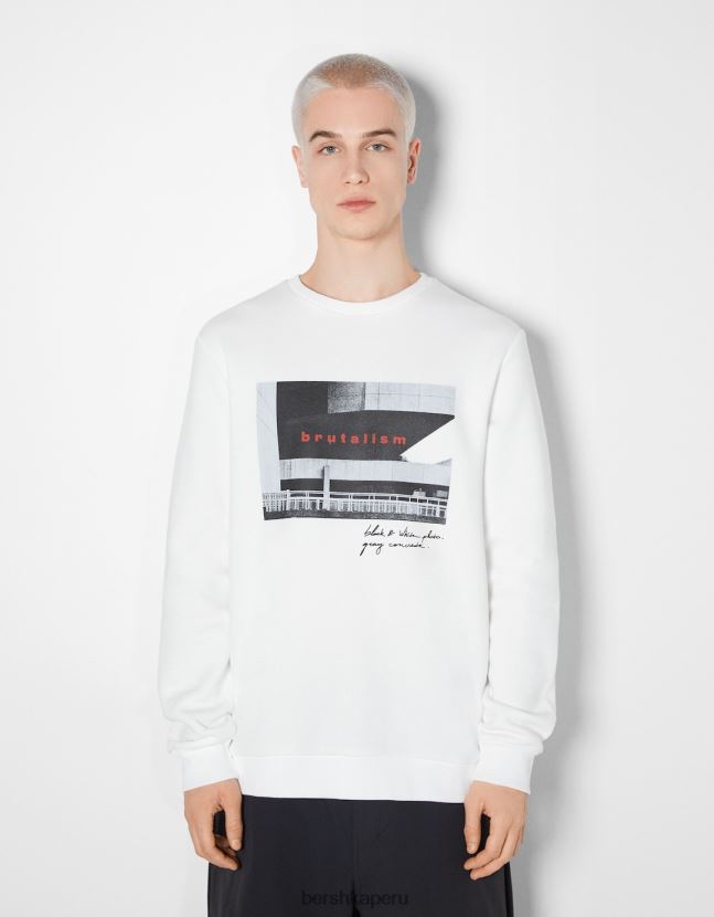 blanco Bershka hombres sudadera easy fit con estampado fotográfico 806J6B2979
