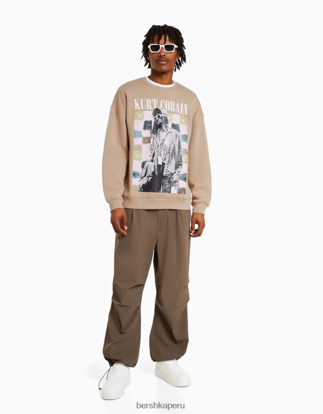 camello Bershka hombres sudadera con estampado de kurt cobain 806J6B2975