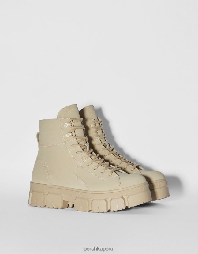 arena Bershka hombres botas con cordones y suela deportiva 806J6B3448