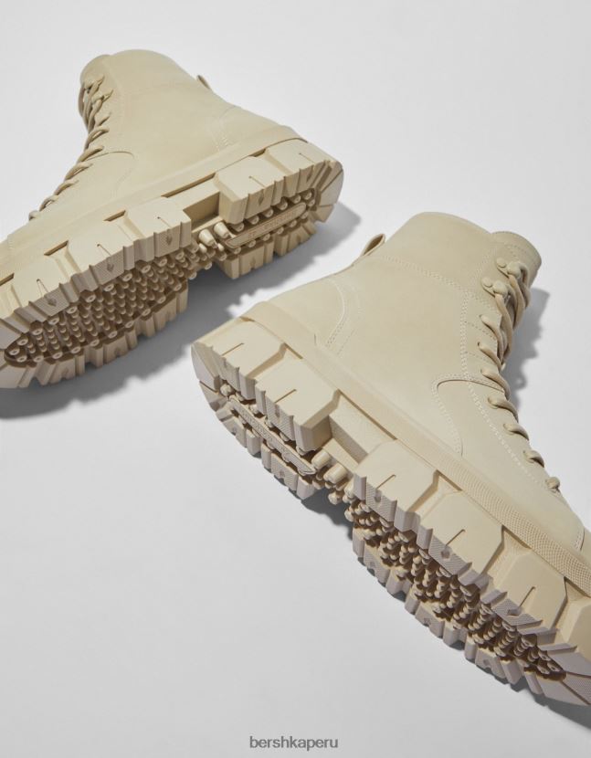arena Bershka hombres botas con cordones y suela deportiva 806J6B3448