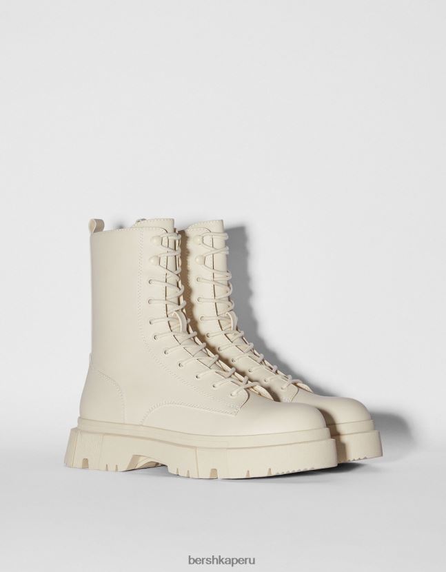 crudo Bershka hombres botas con cordones y suela deportiva 806J6B3463