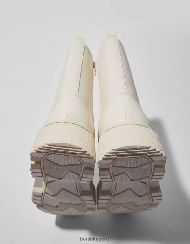 crudo Bershka hombres botas con cordones y suela deportiva 806J6B3463