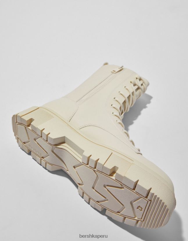 crudo Bershka hombres botas con cordones y suela deportiva 806J6B3463