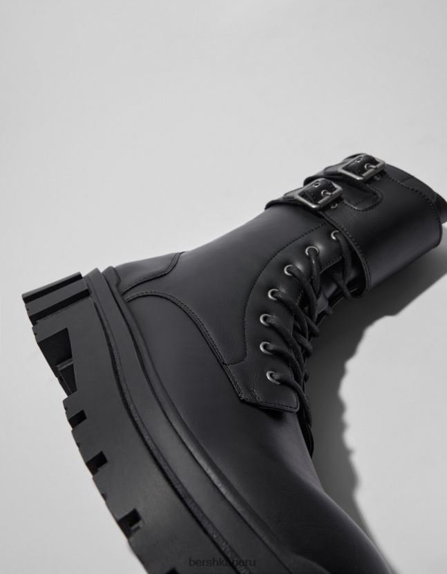 negro Bershka hombres botas con cordones y hebillas 806J6B3462