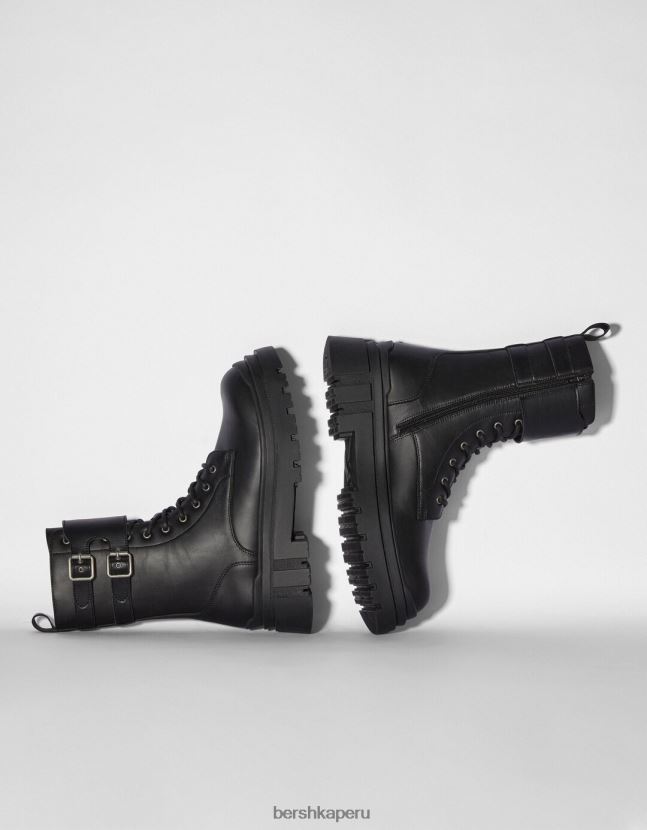 negro Bershka hombres botas con cordones y hebillas 806J6B3574