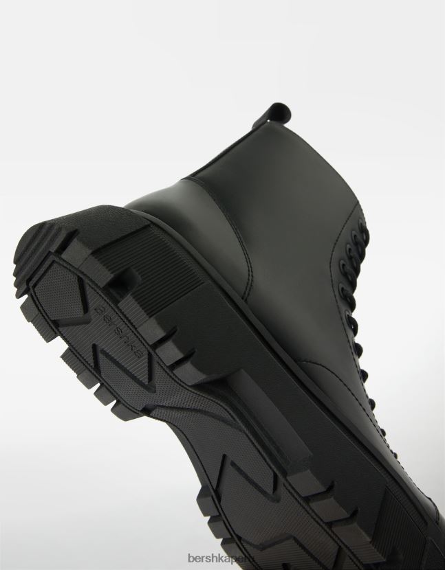 negro Bershka hombres botas con cordones y suela deportiva 806J6B3447