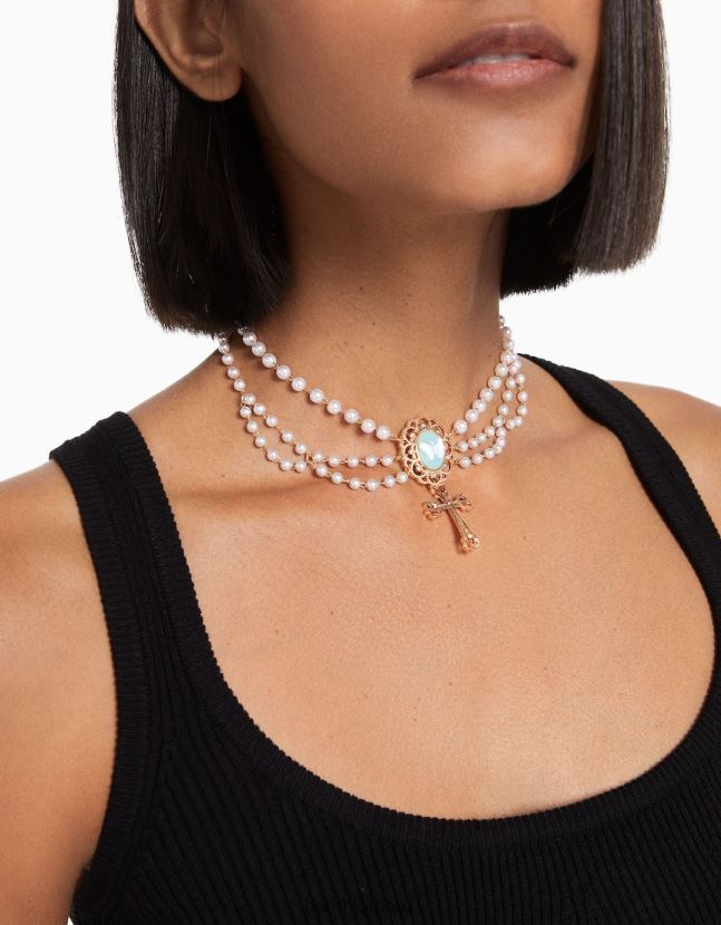no laves Bershka mujer collar con cruz de perlas falsas 806J6B2533