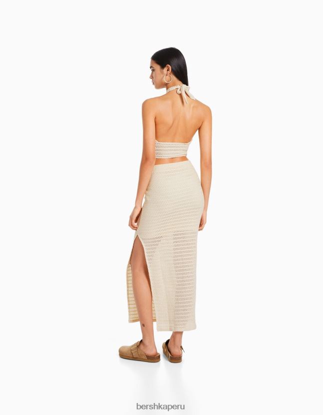 beige Bershka mujer conjunto de blusa y falda de crochet rustico 806J6B2037