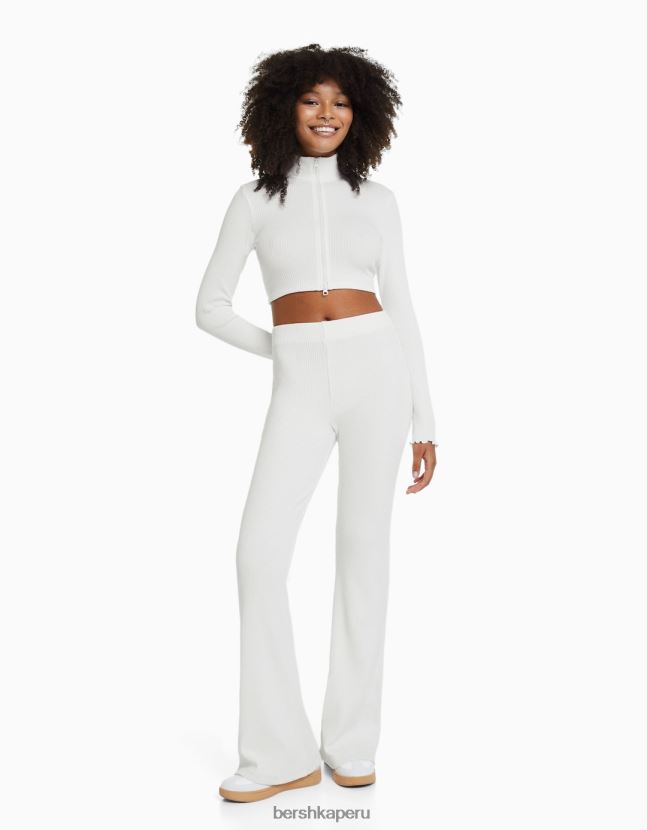 blanquecino Bershka mujer conjunto de cárdigan de canalé con cremallera y pantalón 806J6B1000