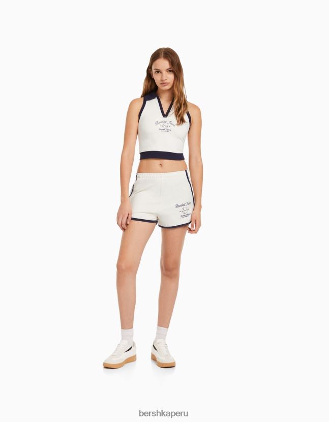 crema Bershka mujer conjunto de sudadera y shorts estampados sin mangas 806J6B2053