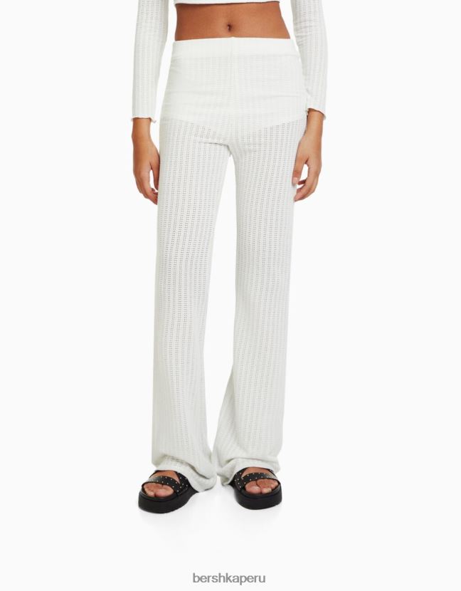 crema Bershka mujer pantalones acampanados de punto abierto 806J6B2041