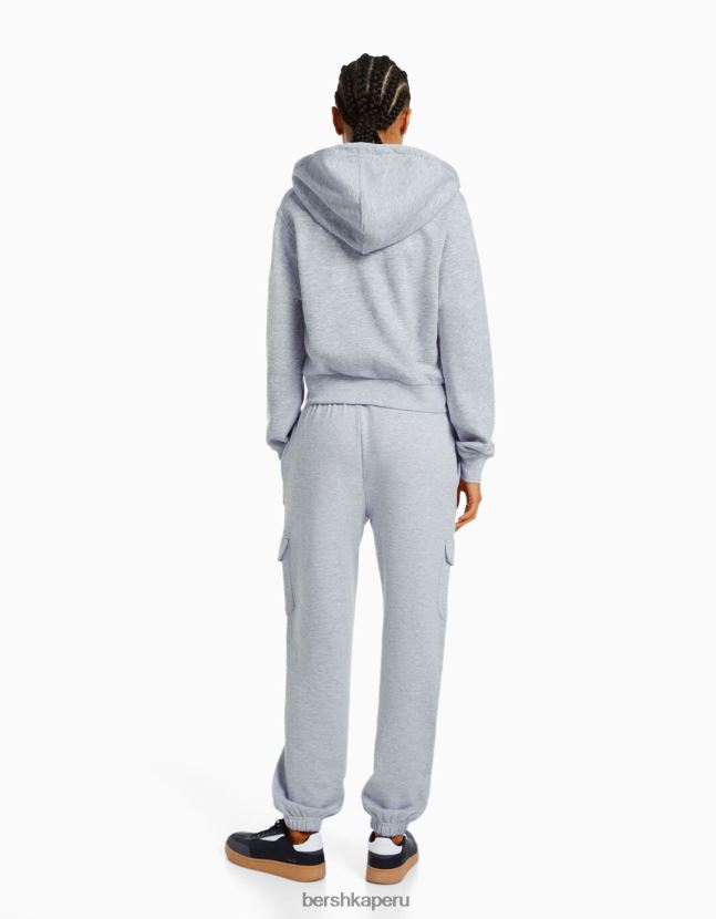 gris Bershka mujer conjunto de sudadera con capucha y pantalones con bolsillos 806J6B2060