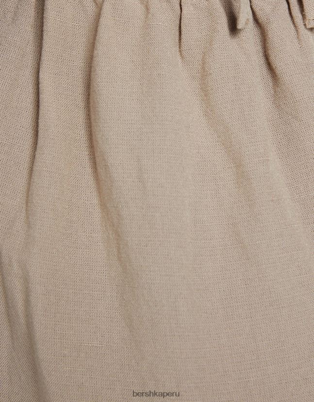 camello Bershka mujer vestido midi de mezcla de lino con tirantes 806J6B14