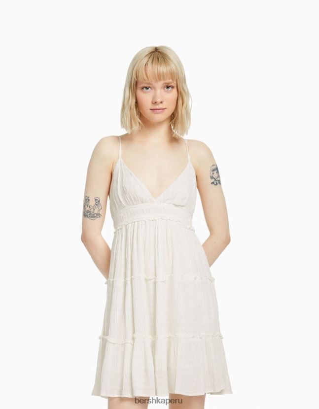 crema Bershka mujer mini vestido con tirantes con volantes 806J6B4091