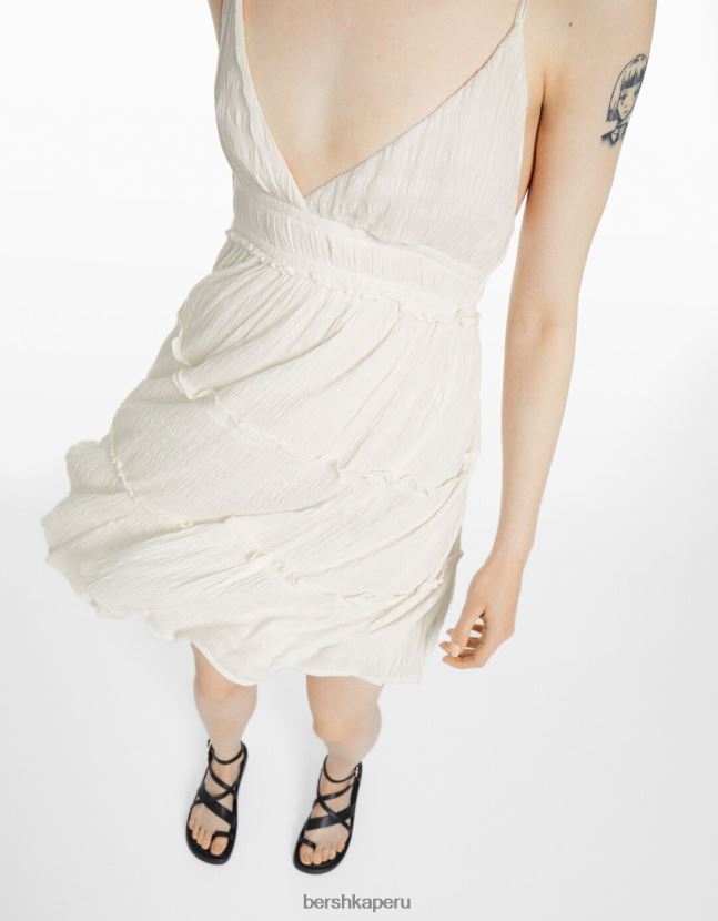 crema Bershka mujer mini vestido con tirantes con volantes 806J6B4091