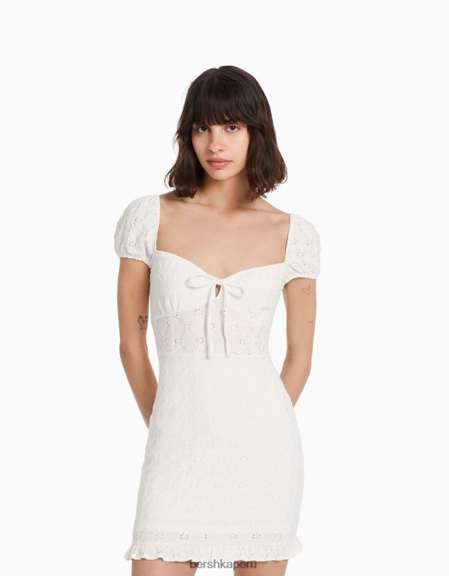 crema Bershka mujer vestido corto de manga corta con bordado suizo 806J6B101