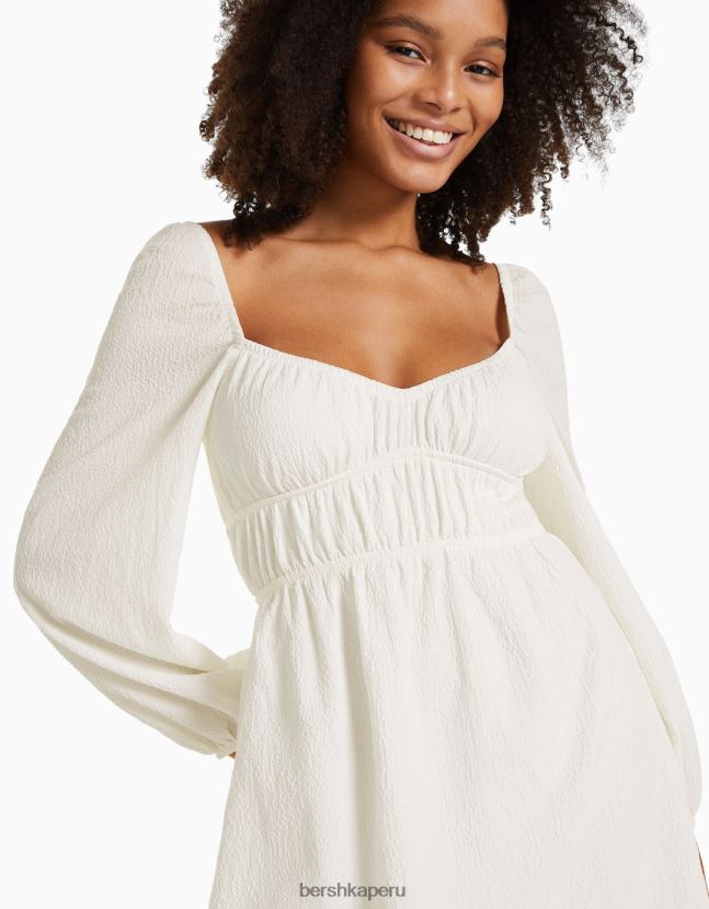 crema Bershka mujer vestido corto de manga larga con tejido texturizado 806J6B224
