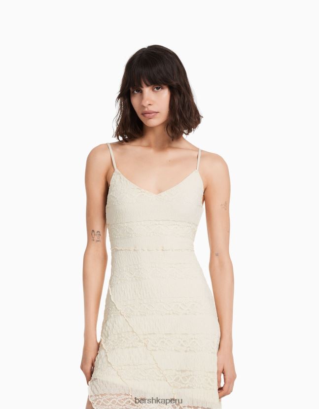 crema Bershka mujer vestido largo asimétrico de encaje con tirantes 806J6B100