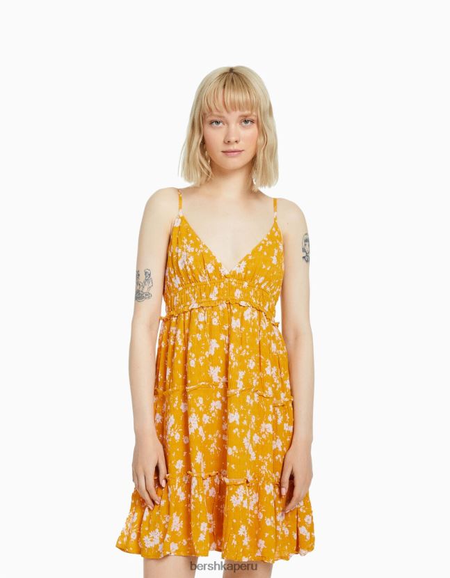mostaza Bershka mujer mini vestido con tirantes con volantes 806J6B4090