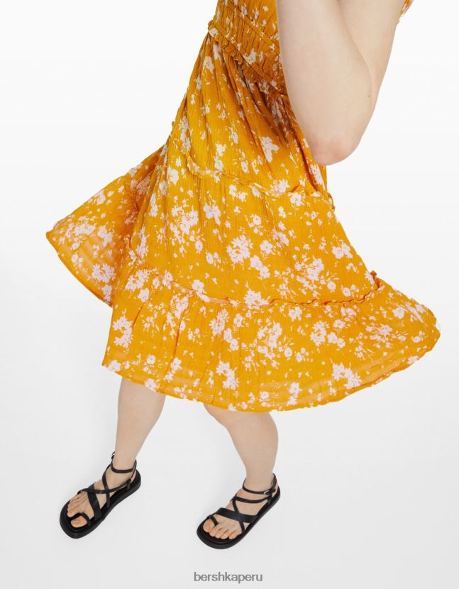 mostaza Bershka mujer mini vestido con tirantes con volantes 806J6B4090