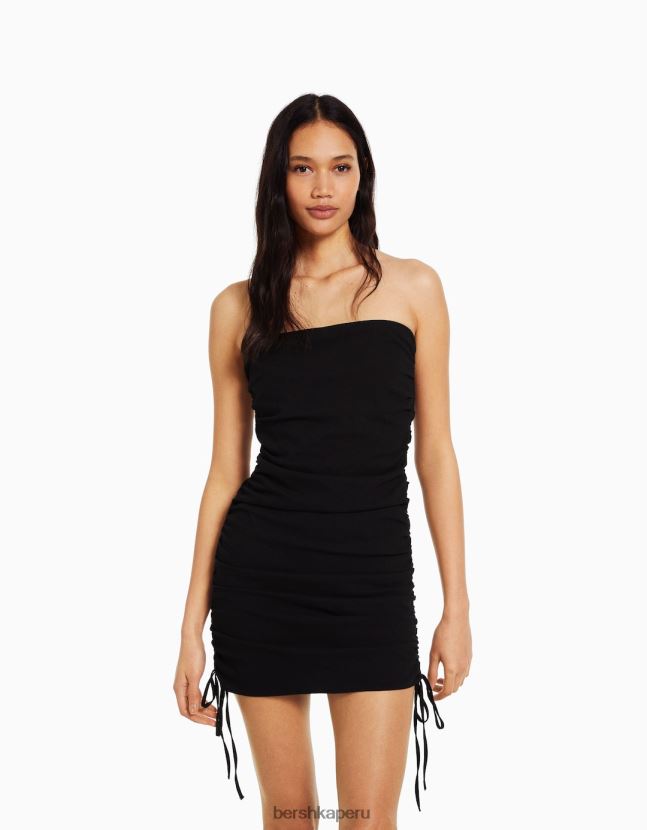 negro Bershka mujer mini vestido ajustado con fruncido en el lateral 806J6B227