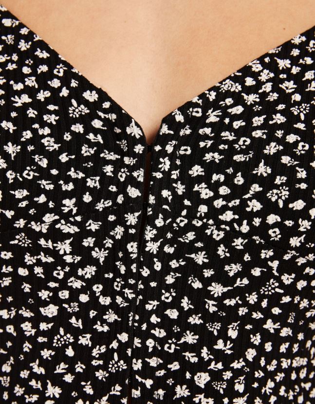 negro Bershka mujer mini vestido estampado de manga corta con escote corazón 806J6B273