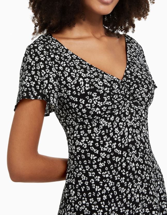 negro Bershka mujer mini vestido voluminoso de manga corta 806J6B225