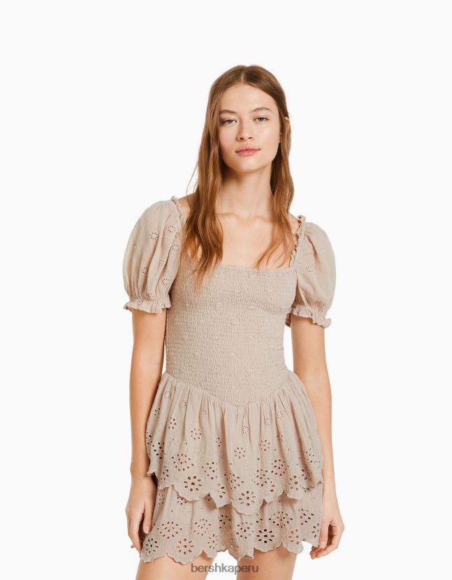 rosa Bershka mujer mini vestido de manga corta con bordado suizo y volantes 806J6B180