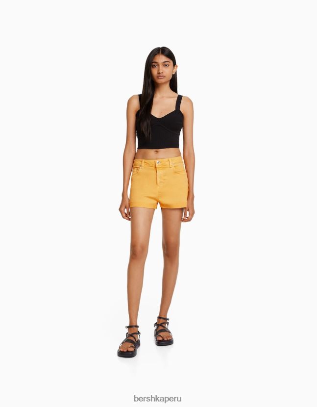 amarillo Bershka mujer shorts de sarga confort con dobladillos vueltos 806J6B1697