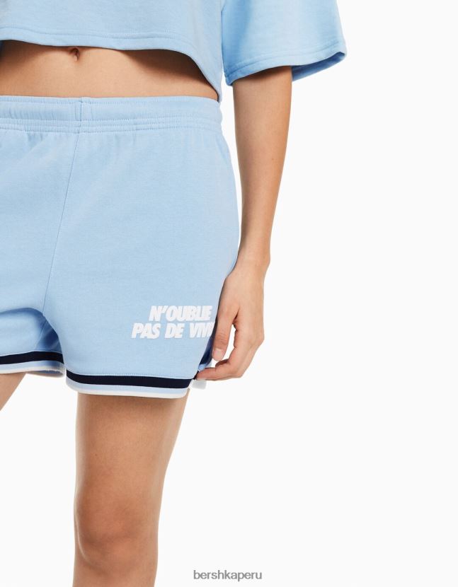 azul claro Bershka mujer shorts de felpa estampados con ribetes 806J6B1734
