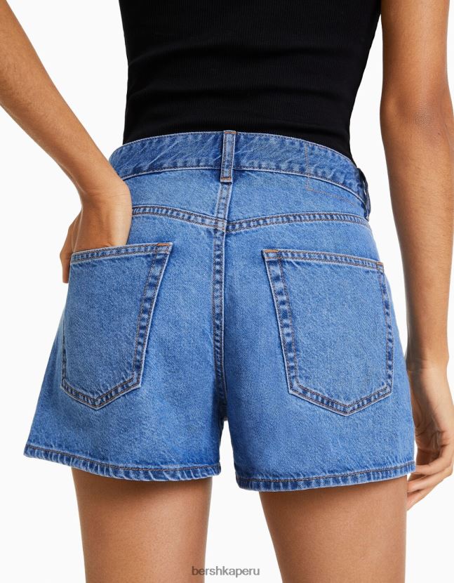 azul claro Bershka mujer shorts de mezclilla mom fit 806J6B1683