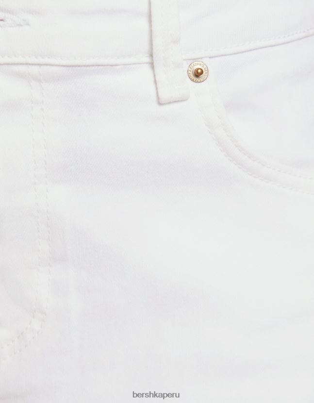 blanco Bershka mujer shorts de sarga confort con dobladillos vueltos 806J6B1696