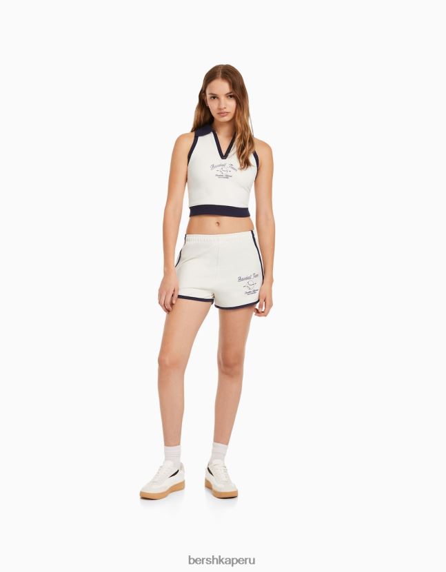 crema Bershka mujer shorts de felpa estampados con ribetes 806J6B1721
