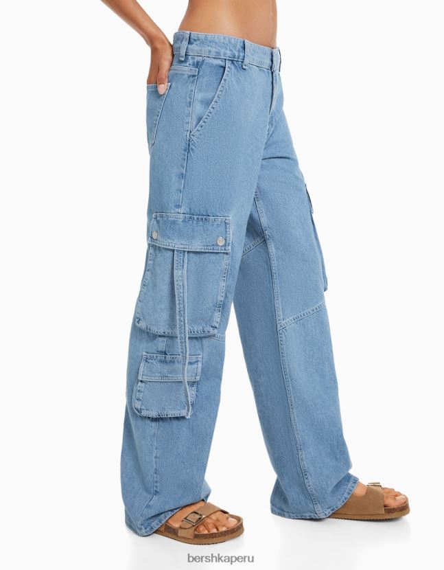 azul claro Bershka mujer jeans cargo con múltiples bolsillos 806J6B1290