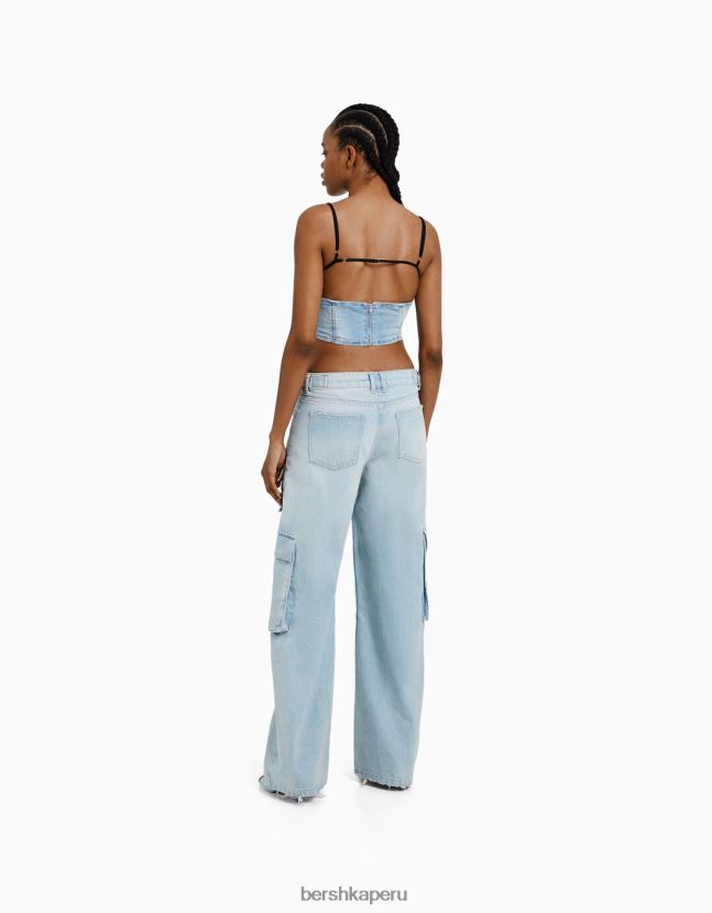 azul claro Bershka mujer vaqueros cargo con varios bolsillos y efecto desteñido 806J6B1291