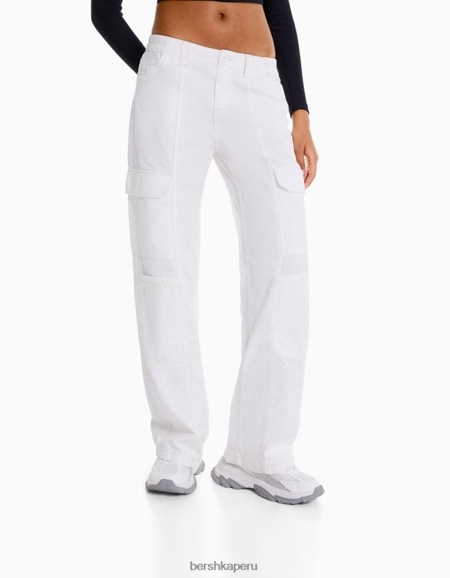 blanquecino Bershka mujer pantalones cargo de algodón de tiro bajo con hilo en contraste 806J6B1363