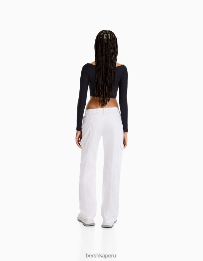 blanquecino Bershka mujer pantalones cargo de algodón de tiro bajo con hilo en contraste 806J6B1363