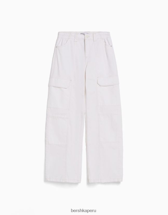 blanquecino Bershka mujer pantalones cargo de algodón de tiro bajo con hilo en contraste 806J6B1363